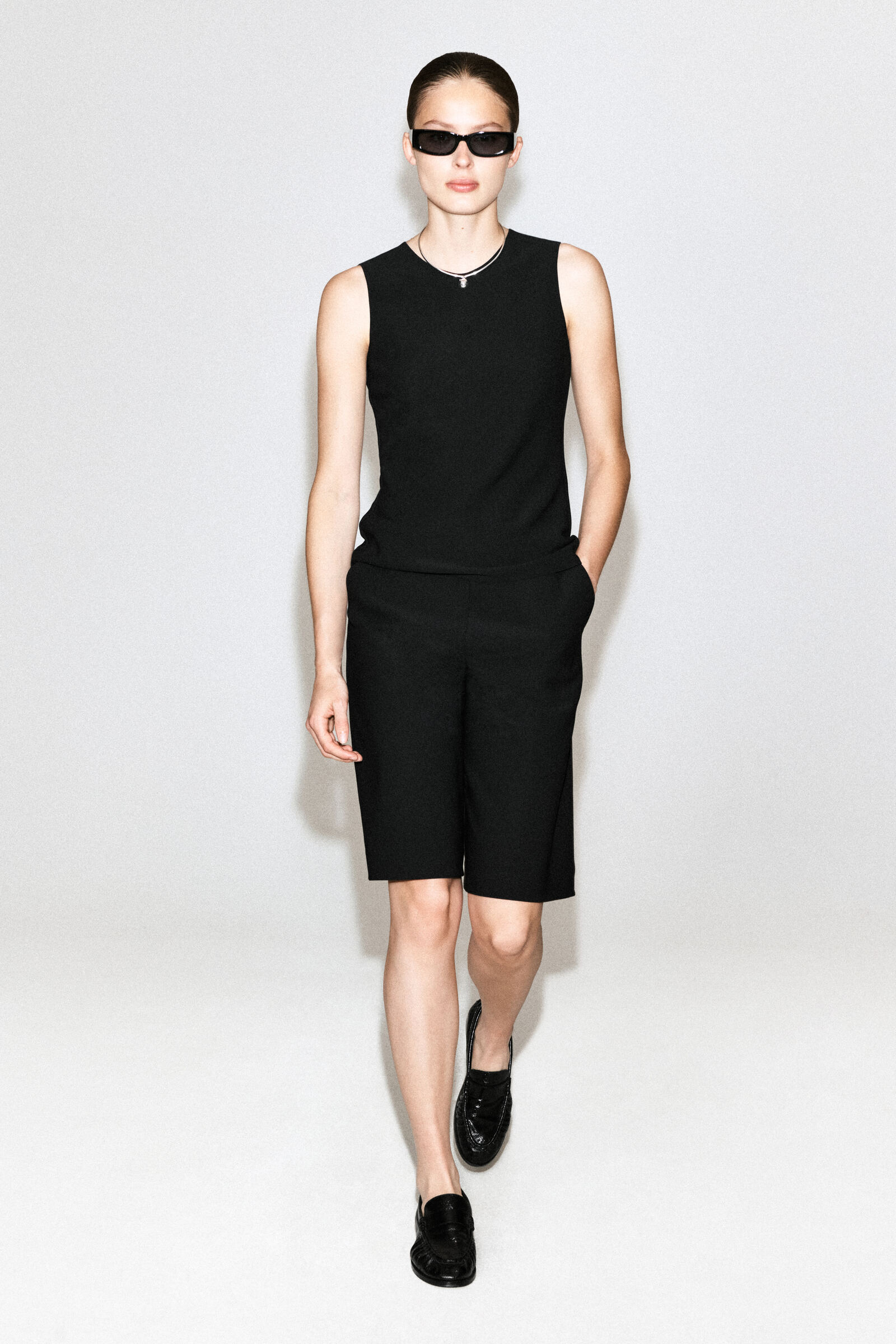 CREPE WIDE-LEG SHORTSBLACK