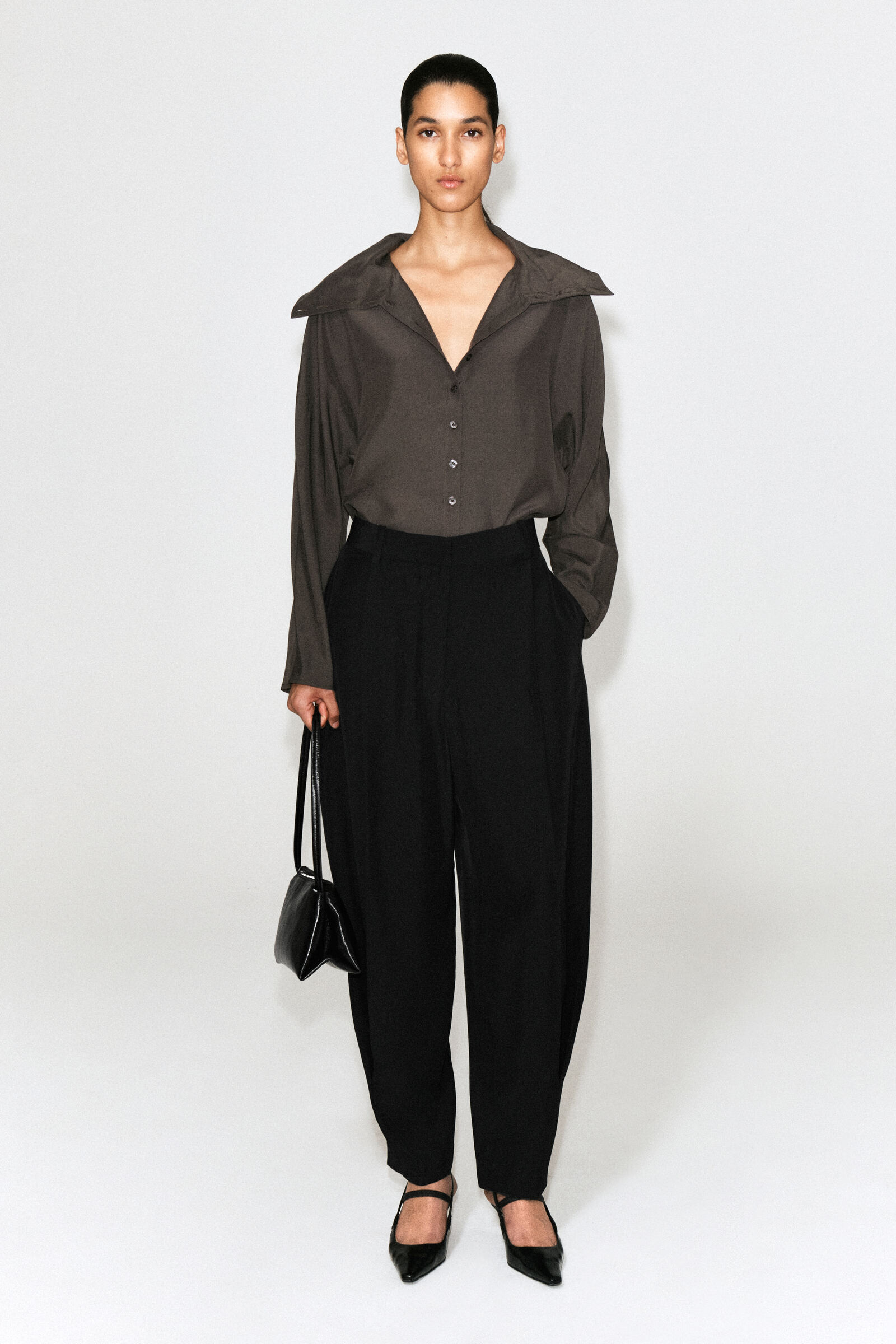 PLEATED BALLOON-LEG TROUSERSBLACK