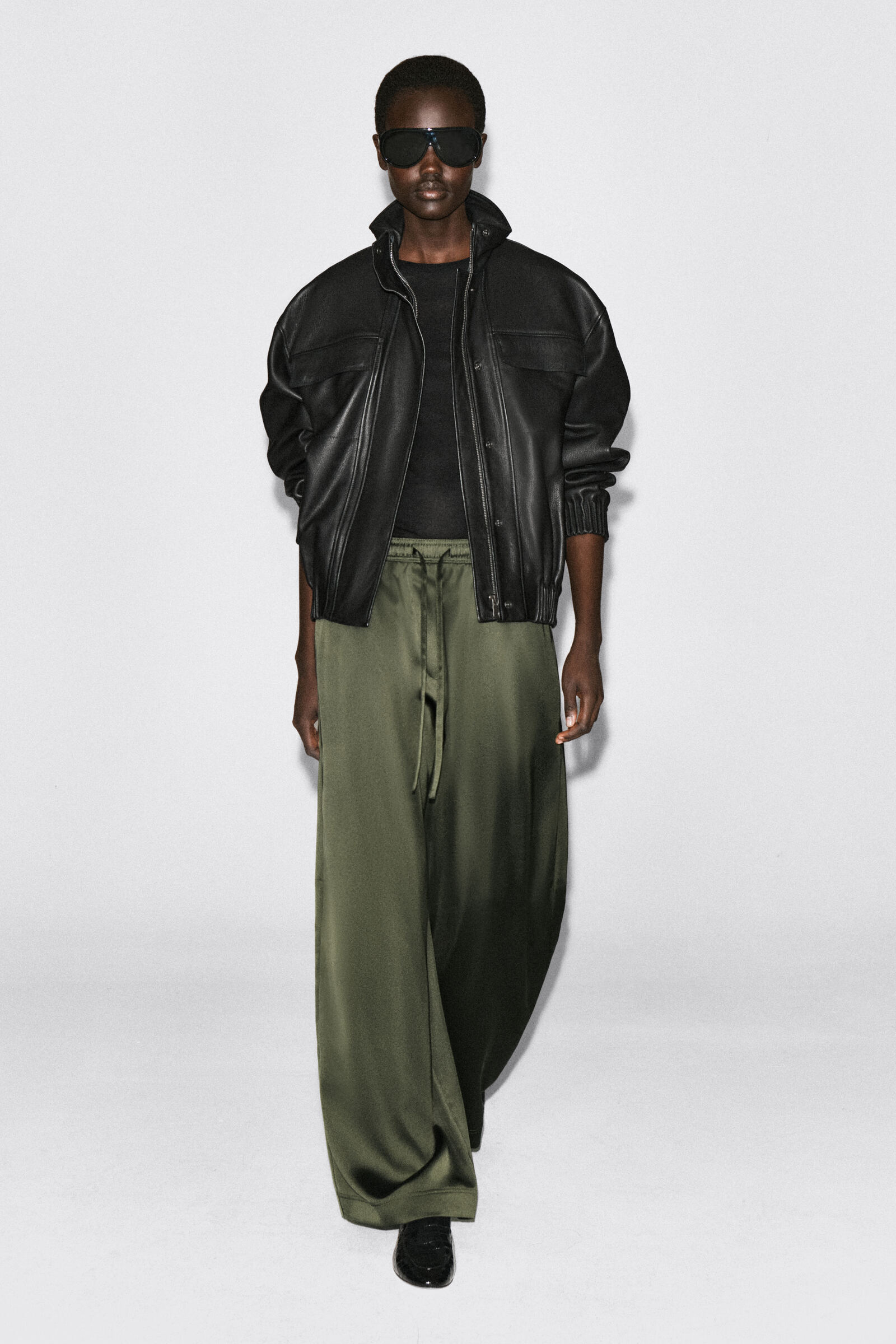 PLEATED SATIN DRAWSTRING TROUSERSKHAKI