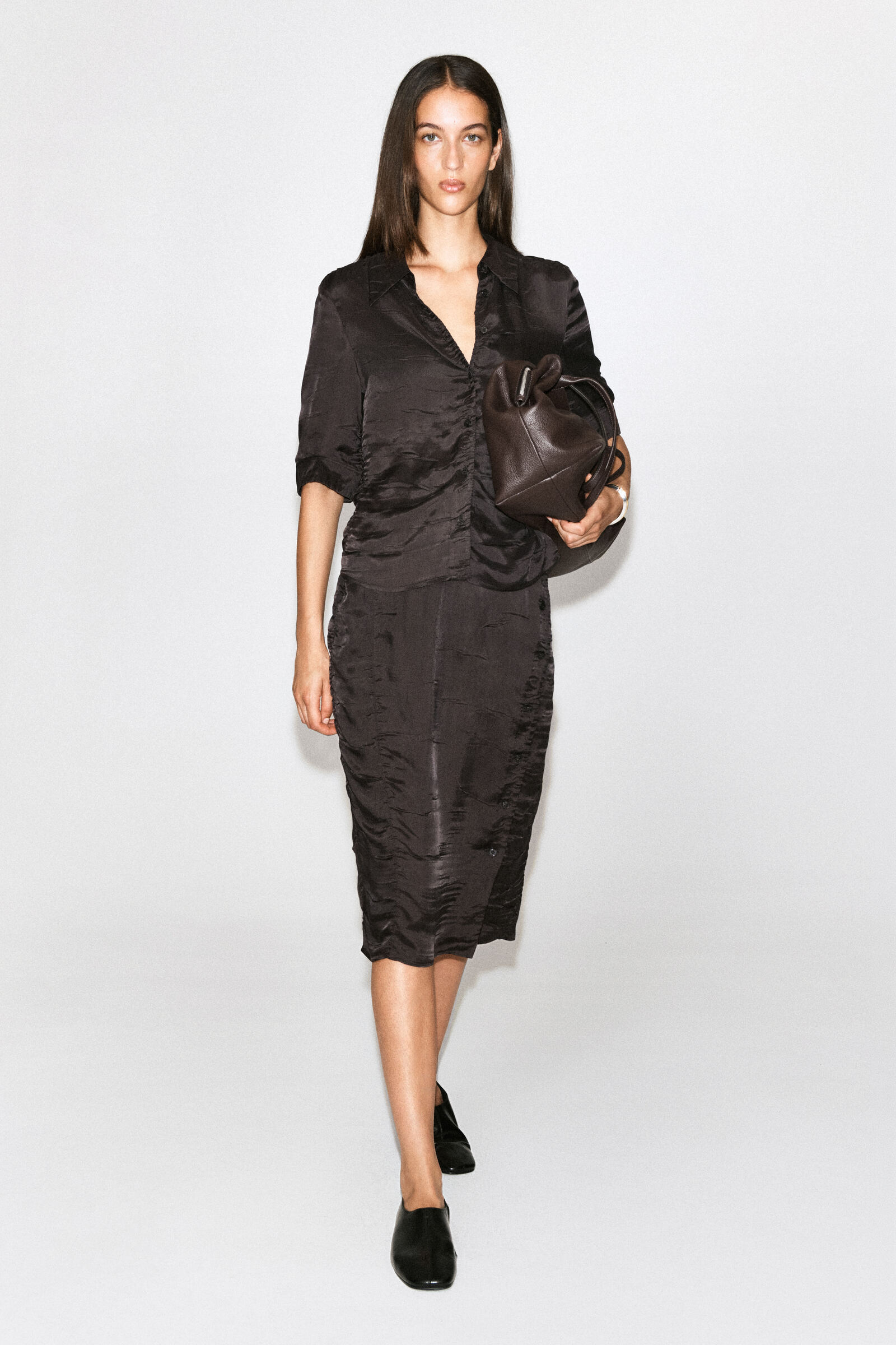 GATHERED CRINKLED MIDI SKIRTBROWN