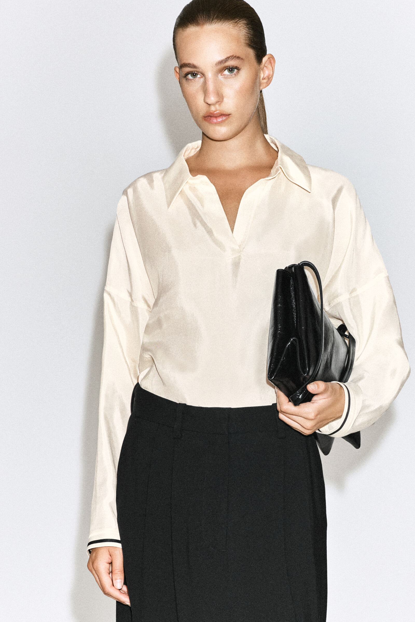 CONTRAST-TIPPED SCULPTED OPEN-COLLAR SHIRTIVORY