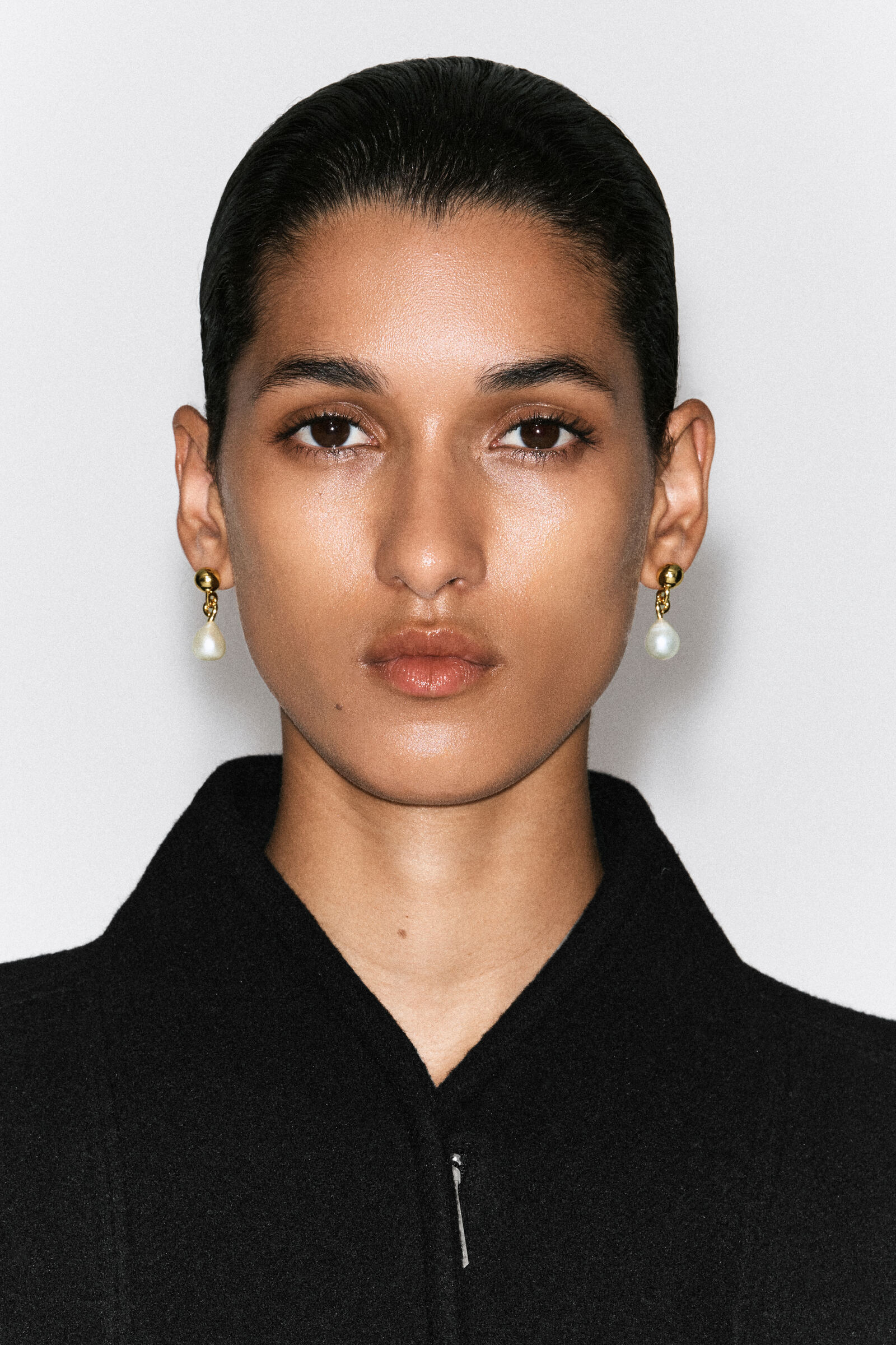 FRESHWATER PEARL DROP EARRINGSGOLD