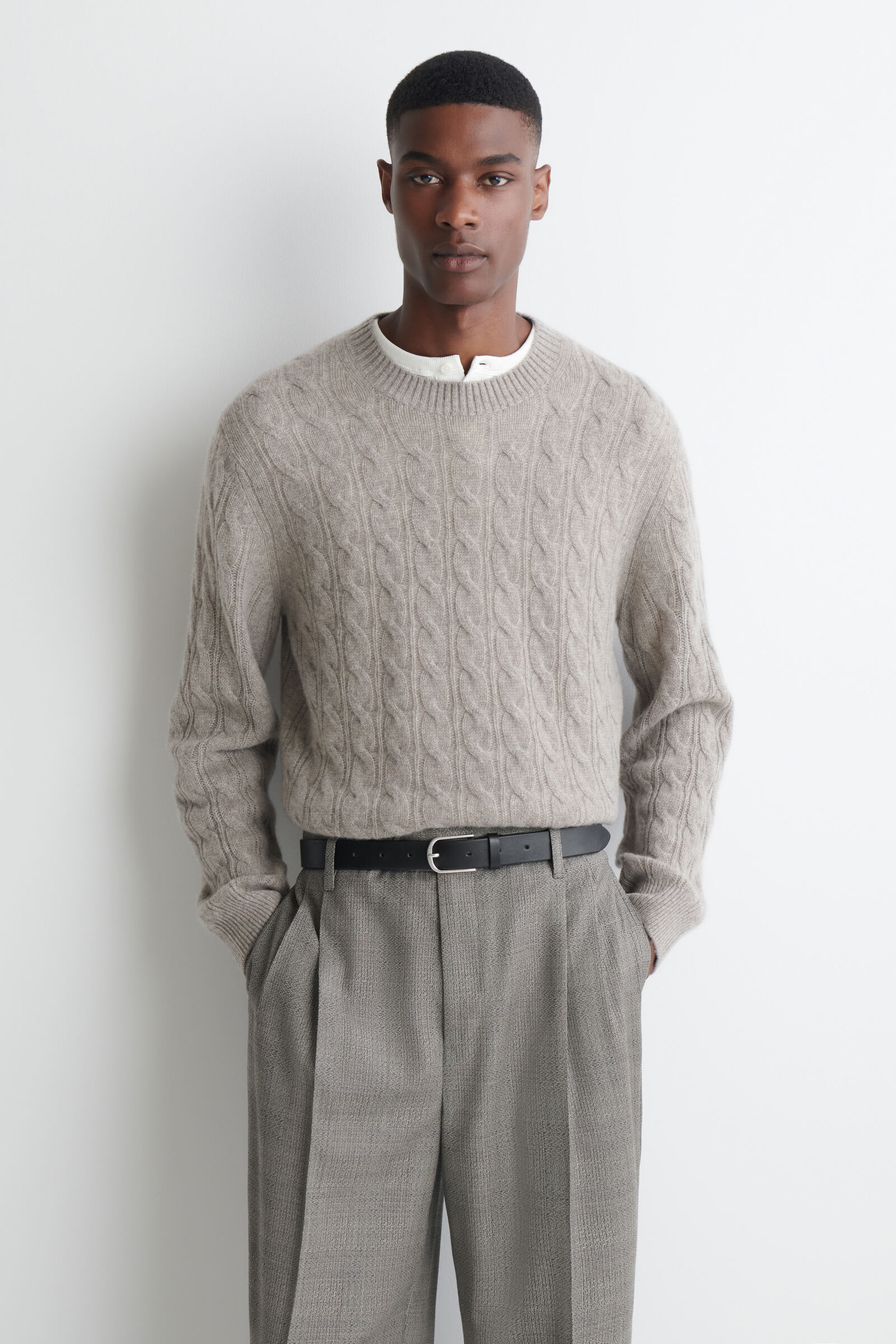 CABLE-KNIT CASHMERE CREW-NECK JUMPERBEIGE
