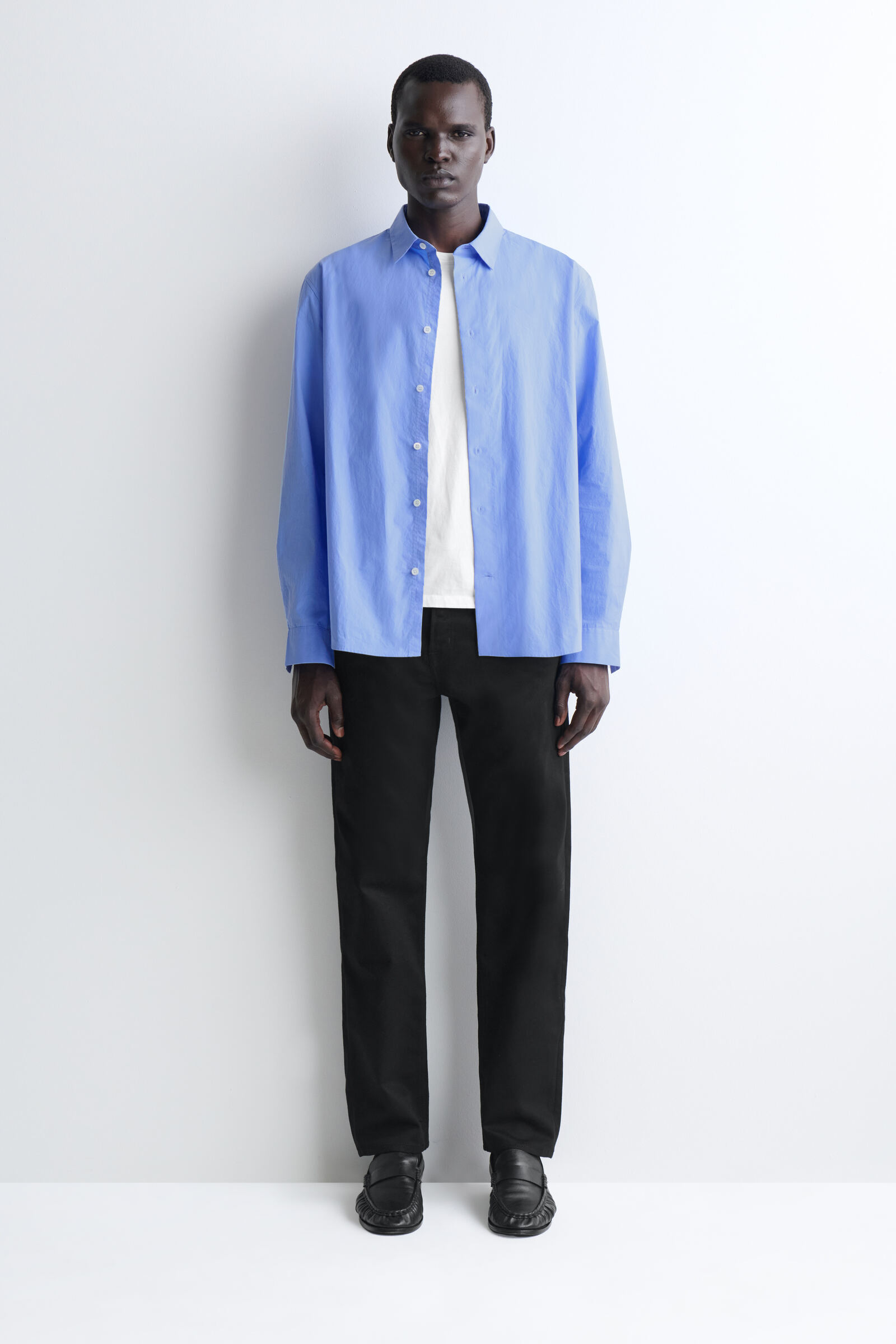 SIGNATURE REGULAR-FIT STRAIGHT-LEG JEANSBLACK