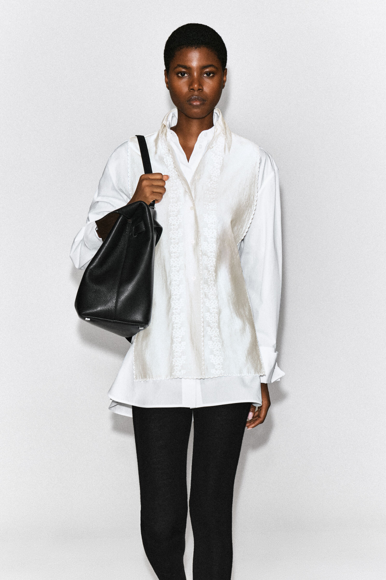 EMBROIDERED SCALLOPED BIBWHITE