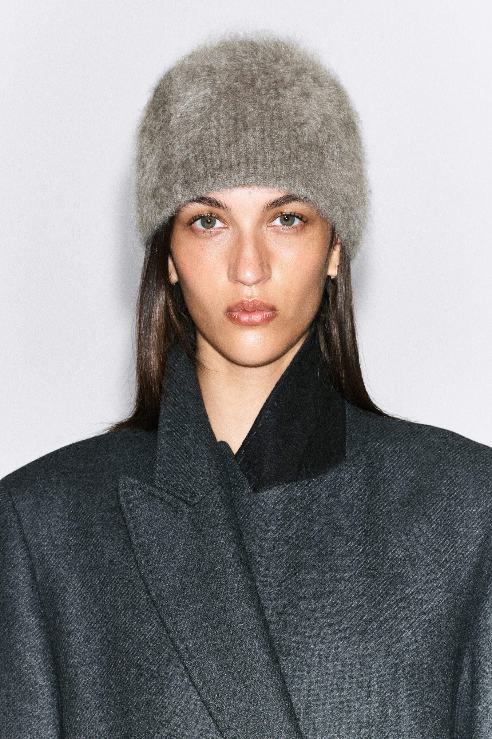 BRUSHED-CASHMERE BEANIEBEIGE