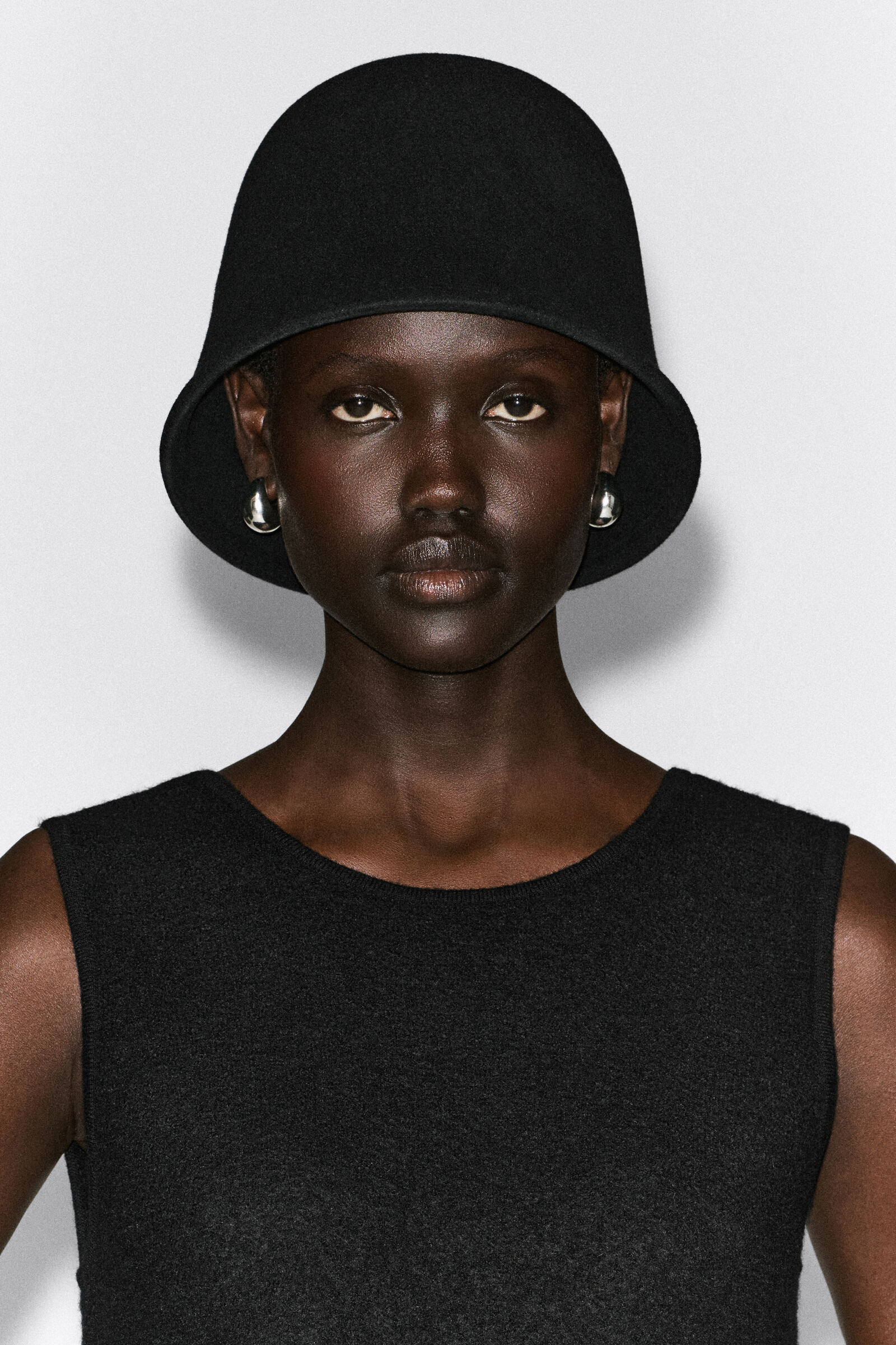 SCULPTED WOOL BUCKET HATBLACK