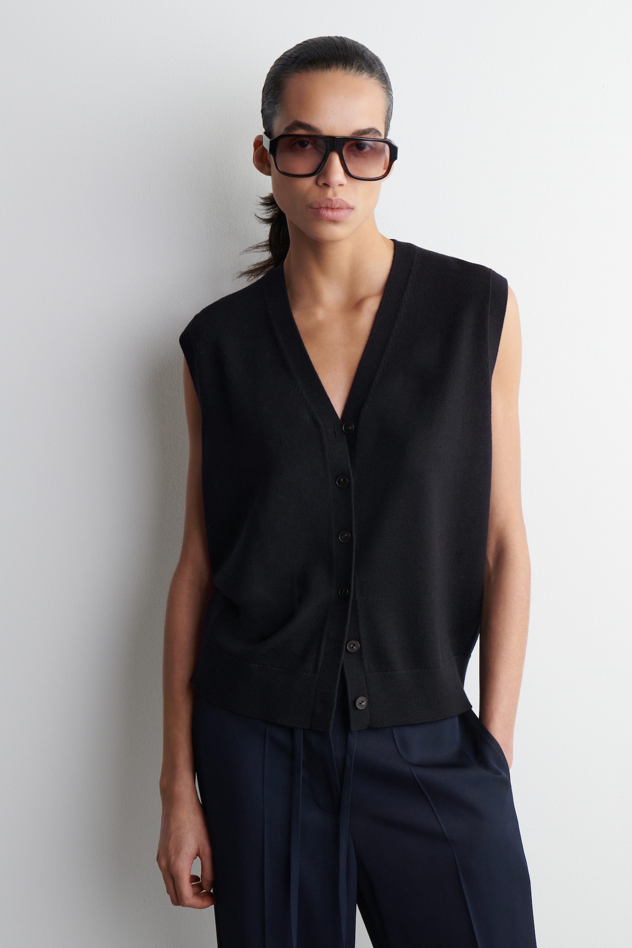 Loose V-neck Woolen Waistcoat main image 0