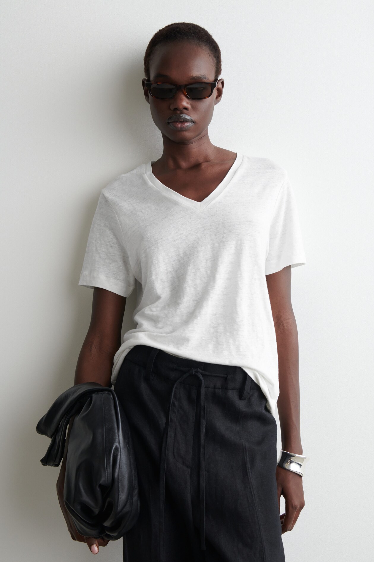 V-Neck 100% Linen Tee