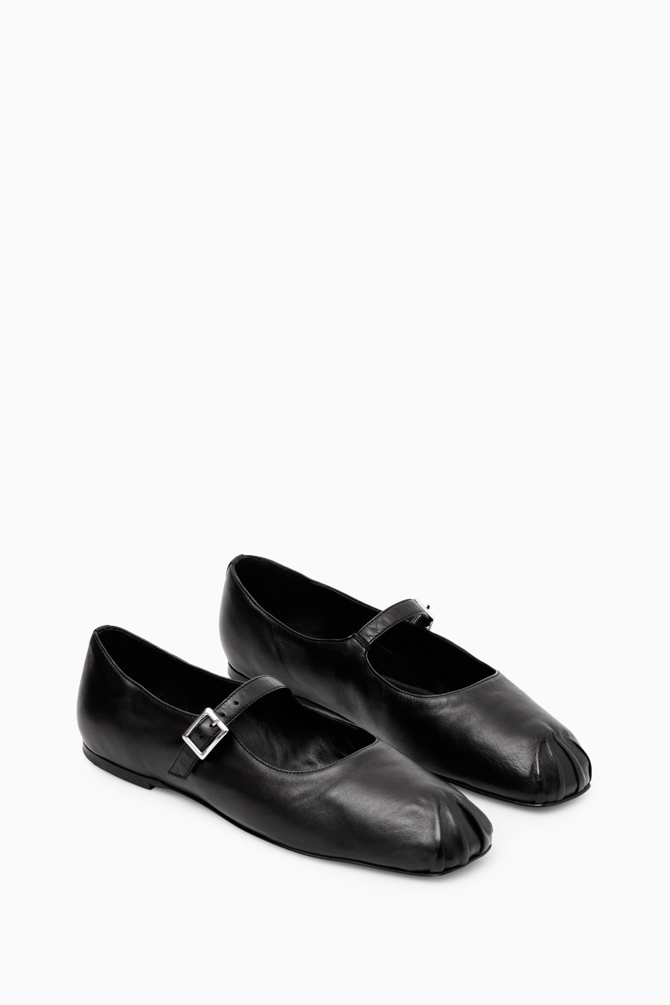 COS レザーメリージェーンフラットシューズ COS レザーメリージェーンフラットシューズ