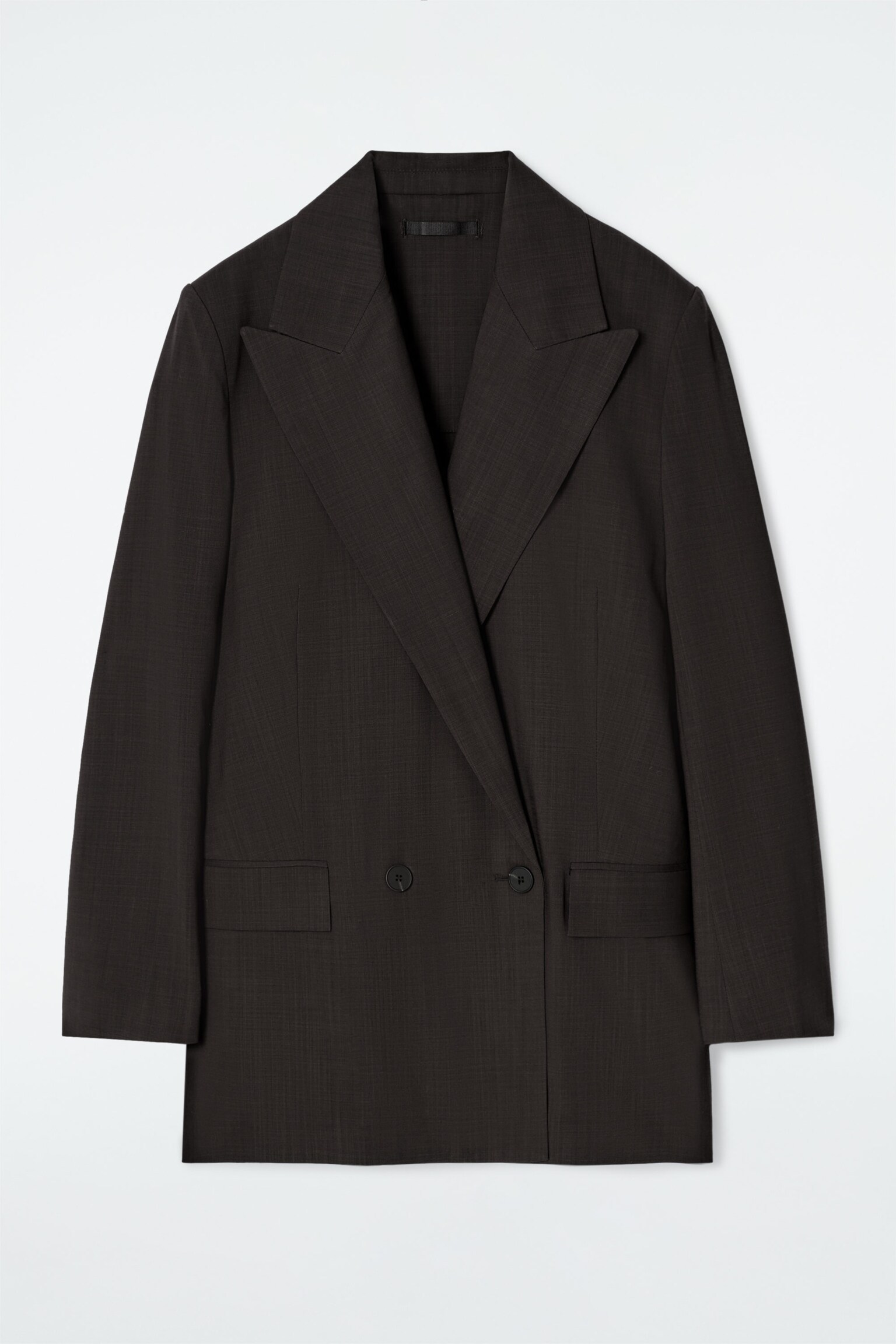 Explore the COS Spring Summer 2025 Runway