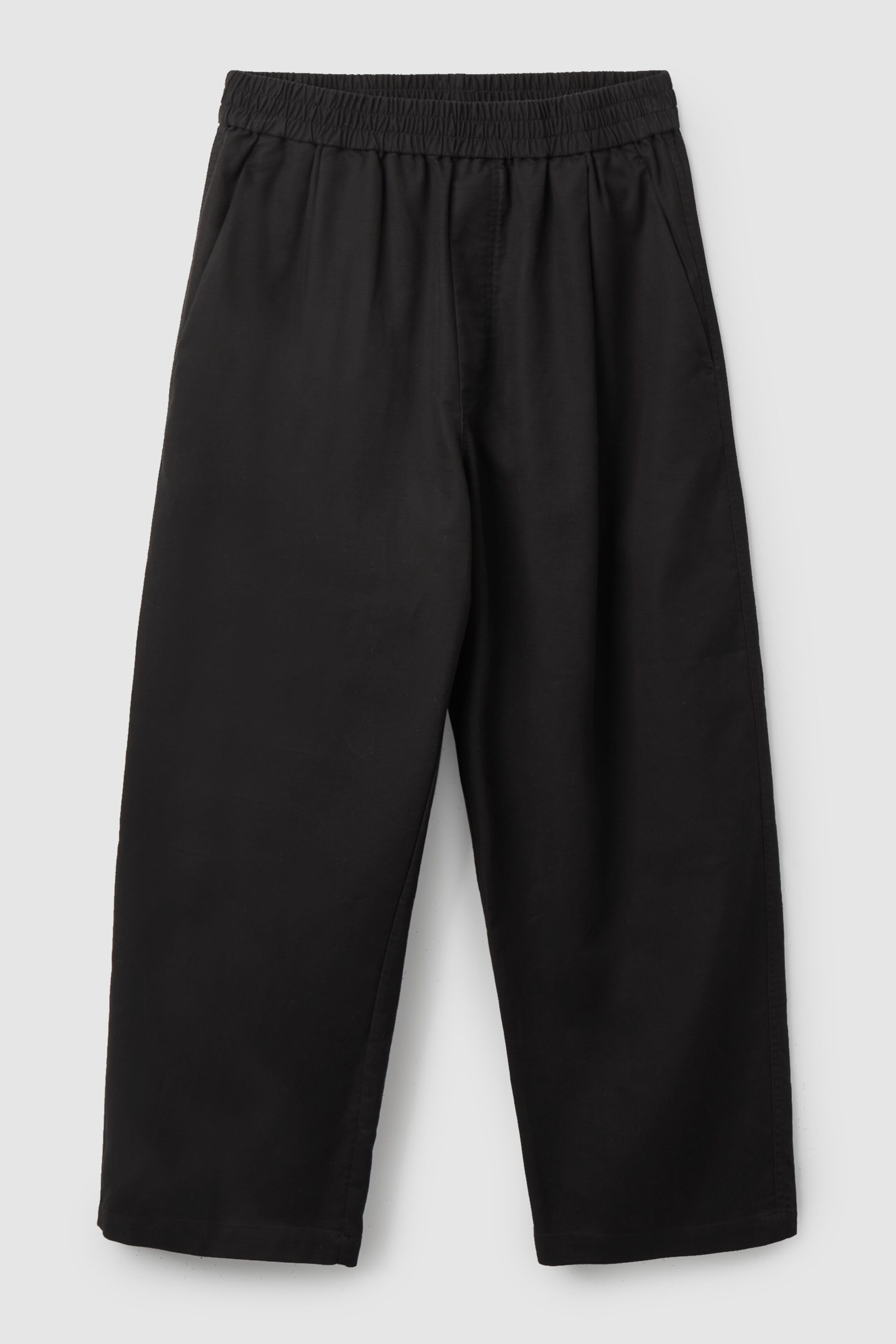 COS スラックス 46 スリムフィット 黒