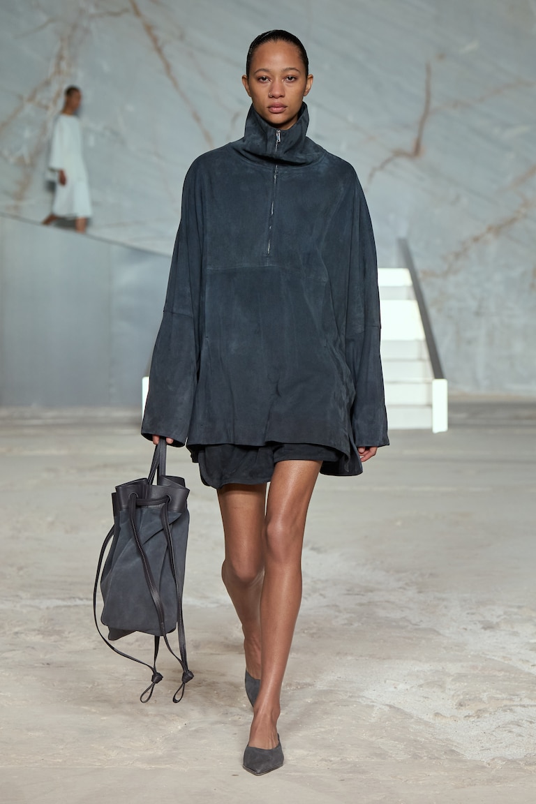 Explore the COS Spring Summer 2025 Runway